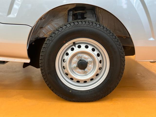ハイゼットトラックスタンダードスマアシ ダイハツ予防安全機能 3モード選択電子制御式4WD マニュアルレベリング機能付LEDヘッドライト 荷台マット テールゲートチェーン ゲートプロテクター ガードフレームプロテクター(千葉県)の中古車