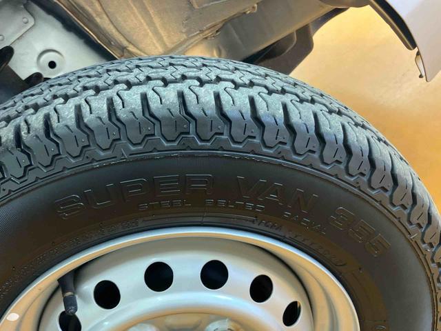 ハイゼットトラックスタンダードスマアシ ダイハツ予防安全機能 3モード選択電子制御式4WD マニュアルレベリング機能付LEDヘッドライト 荷台マット テールゲートチェーン ゲートプロテクター ガードフレームプロテクター(千葉県)の中古車