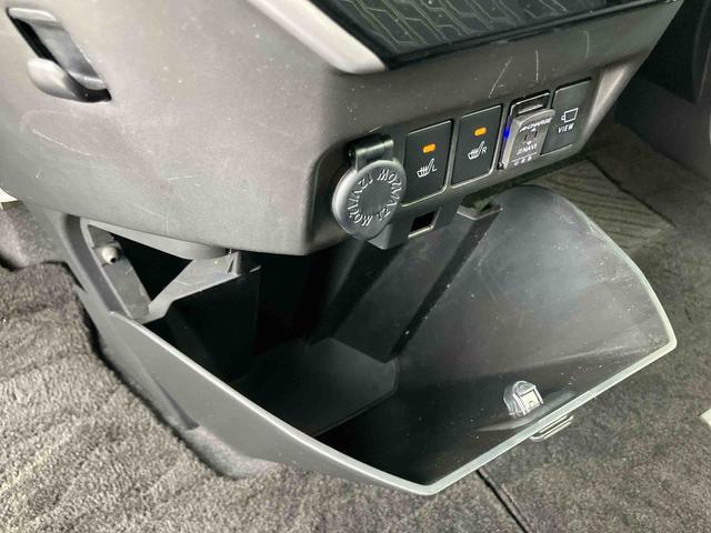 トールカスタムＧ　リミテッドII　ＳＡIII９型ナビ／ＴＶ／ＤＶＤ／ＢＴ／ＵＳＢ　全周囲カメラ　オートクルーズ　シートヒーター　ＬＥＤヘッドライト　オートライト　ＡＨＢ　衝突被害軽減装置　前後コーナーセンサー　キーフリー　ボタンスタート　アルミ（千葉県）の中古車