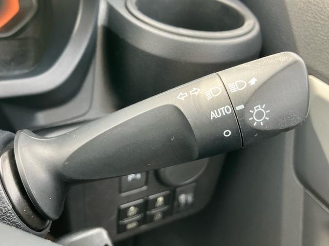 ミライースL SAIIICDチューナー:AM/FMラジオ デジタルメーター 衝突被害軽減装置 LEDヘッドランプ オートライト オートハイビーム コーナーセンサー 盗難防止警報 サイドレバー式駐車ブレーキ パワーウィンドウ(千葉県)の中古車