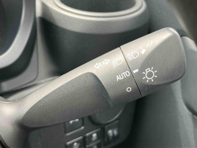 ミライースL SAIIICDチューナー:AM/FMラジオ AUX デジタルメーター 衝突被害軽減装置 オートライト オートハイビーム コーナーセンサー 盗難防止アラーム サイドレバー式駐車ブレーキ パワーウィンドウ キーレス(千葉県)の中古車