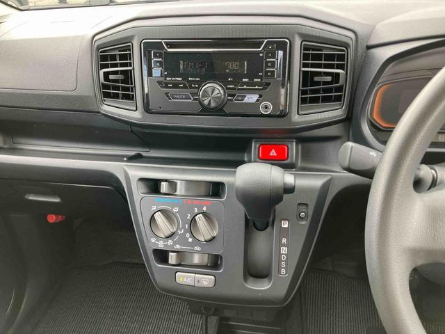 ミライースL SAIIICDチューナー:AM/FMラジオ AUX デジタルメーター 衝突被害軽減装置 オートライト オートハイビーム コーナーセンサー 盗難防止アラーム サイドレバー式駐車ブレーキ パワーウィンドウ キーレス(千葉県)の中古車