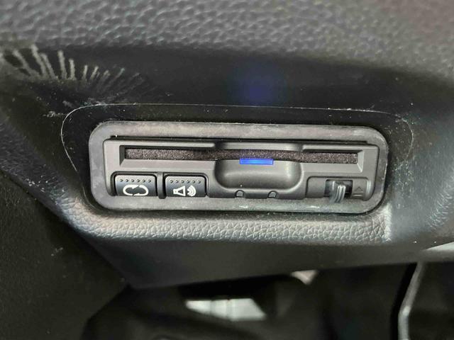 フィットハイブリッド 中古車 Ｌパッケージハイブリッド　ナビ／ＴＶ／ＤＶＤ／ＢＴ　バックカメラ　ＥＴＣ　ＬＥＤヘッドライト　オートライト　オートクルーズ　ハーフシェイドガラス　革巻ハンドル　サイドレバー式駐車ブレーキ　衝突軽減装置　ステリモ