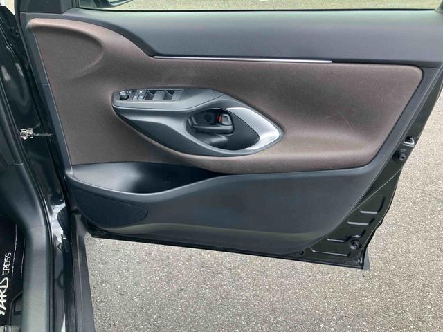 ヤリスクロスハイブリッドＺハイブリッド　８型ナビ／ＴＶ／ＵＳＢ／ＢＴ　バックカメラ　ＥＴＣ　全車速追従クルコン　運転席パワーシート　電動リヤゲート　ＡＣ１００Ｖ電源　ＬＥＤヘッドライト　オートライト　革巻ステアリング　ステリモ（千葉県）の中古車