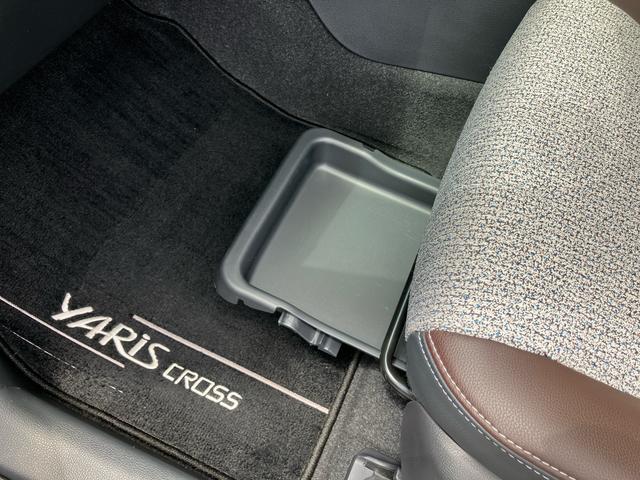 ヤリスクロスハイブリッドＺハイブリッド　８型ナビ／ＴＶ／ＵＳＢ／ＢＴ　バックカメラ　ＥＴＣ　全車速追従クルコン　運転席パワーシート　電動リヤゲート　ＡＣ１００Ｖ電源　ＬＥＤヘッドライト　オートライト　革巻ステアリング　ステリモ（千葉県）の中古車