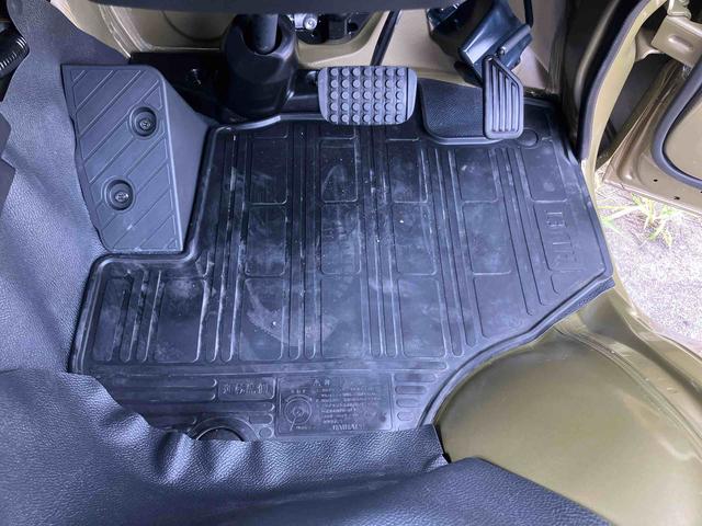 ハイゼットトラックエクストラスマアシ ダイハツ予防安全機能 3モード選択電子制御式4WD リヤ4枚リーフスプリング テールゲートチェーン LED作業灯 荷台ゴムマット プッシュエンジンスタート アイドリングストップ(千葉県)の中古車