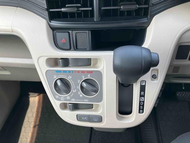 ムーヴL SAIIIETC CDチューナー/AM:FMラジオ/USB/AUX オートハイビーム 衝突被害軽減装置 誤発進抑制制御 前席大型アームレスト付ベンチシート キーレスエントリー 盗難防止警報 チルトステアリング(千葉県)の中古車