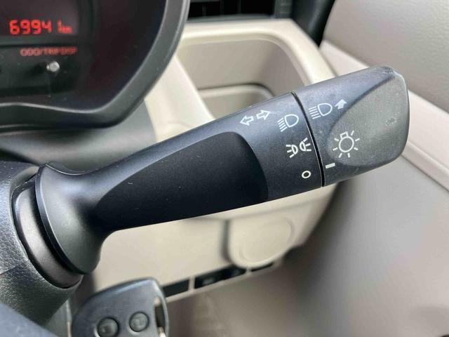 ムーヴL SAIIIETC CDチューナー/AM:FMラジオ/USB/AUX オートハイビーム 衝突被害軽減装置 誤発進抑制制御 前席大型アームレスト付ベンチシート キーレスエントリー 盗難防止警報 チルトステアリング(千葉県)の中古車