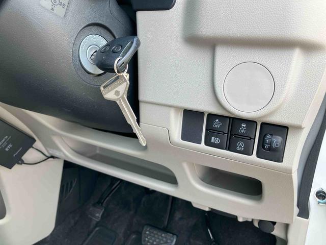 ムーヴL SAIIIETC CDチューナー/AM:FMラジオ/USB/AUX オートハイビーム 衝突被害軽減装置 誤発進抑制制御 前席大型アームレスト付ベンチシート キーレスエントリー 盗難防止警報 チルトステアリング(千葉県)の中古車