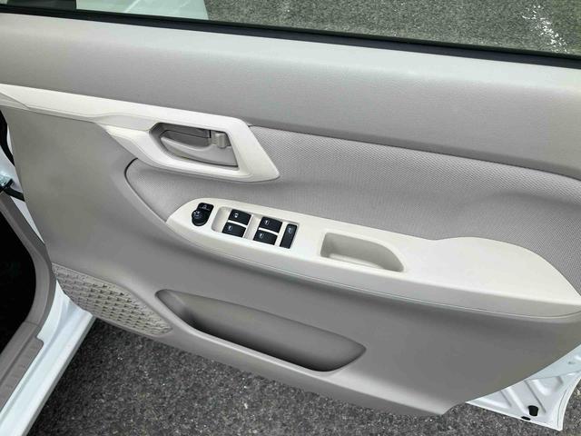 ムーヴL SAIIIETC CDチューナー/AM:FMラジオ/USB/AUX オートハイビーム 衝突被害軽減装置 誤発進抑制制御 前席大型アームレスト付ベンチシート キーレスエントリー 盗難防止警報 チルトステアリング(千葉県)の中古車