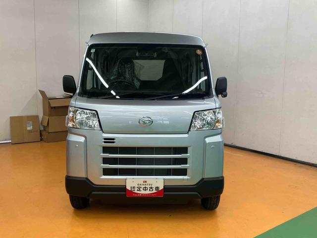 ハイゼットカーゴ 中古車 デラックススマアシ　ダイハツ予防安全機能　前後コーナーセンサー　キーレスエントリー　スピーカー一体型ラジオチューナー　オーバーヘッドシェルフ　マニュアルレベリング機能付ハロゲンヘッドライト　アイドリングストップ