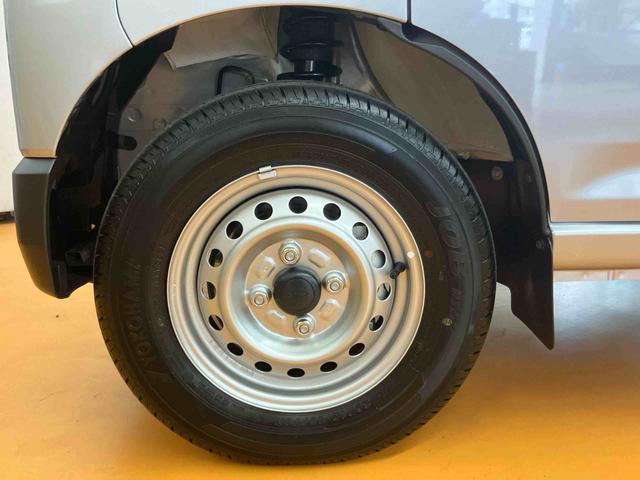 ハイゼットカーゴデラックススマアシ ダイハツ予防安全機能 前後コーナーセンサー キーレスエントリー スピーカー一体型ラジオチューナー オーバーヘッドシェルフ マニュアルレベリング機能付ハロゲンヘッドライト アイドリングストップ(千葉県)の中古車