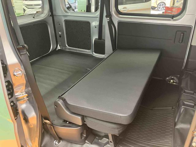 ハイゼットカーゴデラックススマアシ ダイハツ予防安全機能 前後コーナーセンサー キーレスエントリー スピーカー一体型ラジオチューナー オーバーヘッドシェルフ マニュアルレベリング機能付ハロゲンヘッドライト アイドリングストップ(千葉県)の中古車