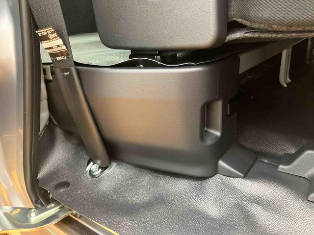 ハイゼットカーゴデラックススマアシ ダイハツ予防安全機能 前後コーナーセンサー キーレスエントリー スピーカー一体型ラジオチューナー オーバーヘッドシェルフ マニュアルレベリング機能付ハロゲンヘッドライト アイドリングストップ(千葉県)の中古車