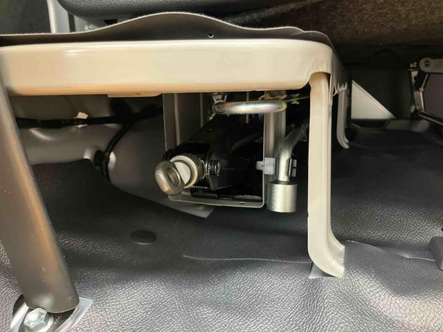ハイゼットカーゴデラックススマアシ ダイハツ予防安全機能 前後コーナーセンサー キーレスエントリー スピーカー一体型ラジオチューナー オーバーヘッドシェルフ マニュアルレベリング機能付ハロゲンヘッドライト アイドリングストップ(千葉県)の中古車