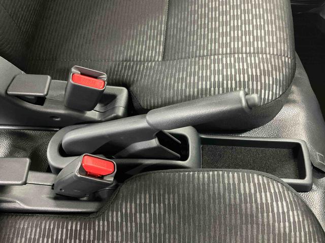 ハイゼットカーゴデラックススマアシ ダイハツ予防安全機能 前後コーナーセンサー キーレスエントリー スピーカー一体型ラジオチューナー オーバーヘッドシェルフ マニュアルレベリング機能付ハロゲンヘッドライト アイドリングストップ(千葉県)の中古車