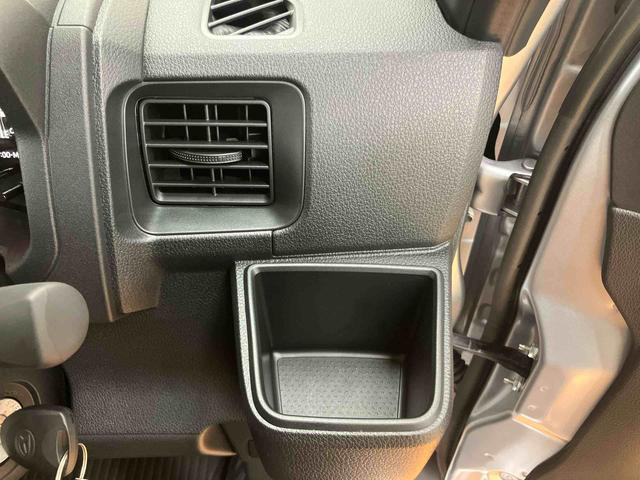 ハイゼットカーゴデラックススマアシ ダイハツ予防安全機能 前後コーナーセンサー キーレスエントリー スピーカー一体型ラジオチューナー オーバーヘッドシェルフ マニュアルレベリング機能付ハロゲンヘッドライト アイドリングストップ(千葉県)の中古車