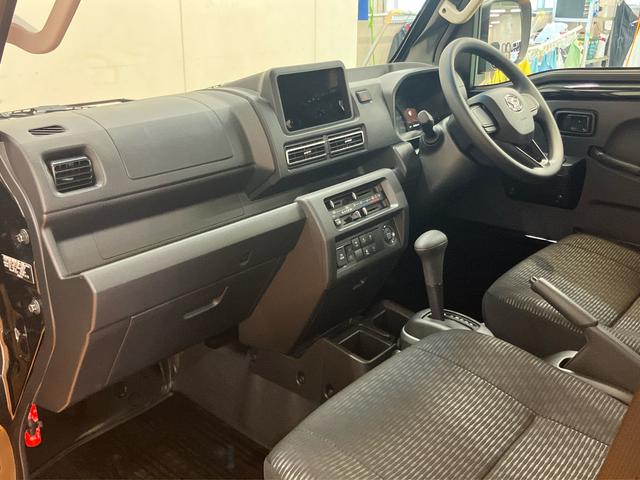 ハイゼットトラックジャンボエクストラスマアシ　ダイハツ予防安全機能　３モード選択電子制御式４ＷＤ　オーバーヘッドシェルフ　テールゲートチェーン　大型ＬＥＤ作業灯　オートライト　オートハイビーム　ＬＥＤヘッドライト　アイドリングストップ（千葉県）の中古車