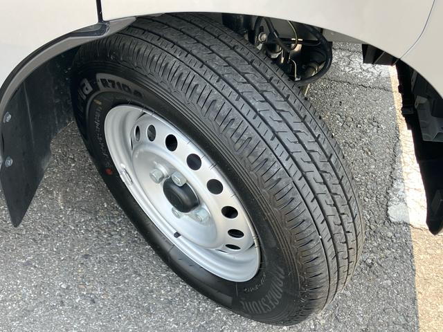 ハイゼットカーゴデラックス衝突被害軽減ブレーキ　コーナーセンサー　オートライト　プライバシーガラス　フロントパワーウィンドウ　オーバーヘッドシェルフ　スピーカー一体型ＡＭ・ＦＭラジオ　キーレスエントリー　アイドリングストップ（千葉県）の中古車