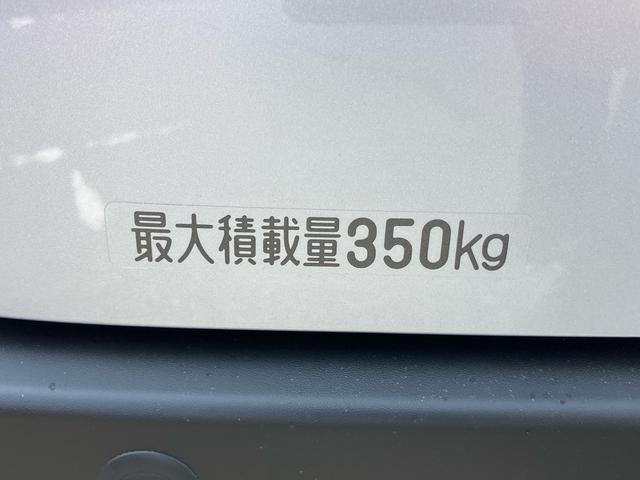 ハイゼットカーゴデラックス衝突被害軽減ブレーキ　コーナーセンサー　オートライト　プライバシーガラス　フロントパワーウィンドウ　オーバーヘッドシェルフ　スピーカー一体型ＡＭ・ＦＭラジオ　キーレスエントリー　アイドリングストップ（千葉県）の中古車