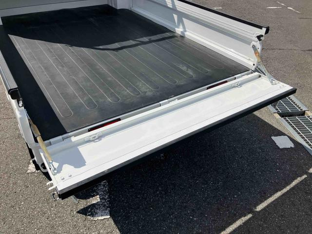 ハイゼットトラックジャンボエクストラ４ＷＤ　ＣＶＴ　９型ＤＰＡ／ＴＶ／ＢＴ／ＵＳＢ　バックカメラ　荷台三方開　荷台作業灯　ＬＥＤヘッドライト　ＰＷ　電格ミラー　リヤスモークガラス　スマアシ　クリアランスソナー　キーフリー　ボタンスタート（千葉県）の中古車