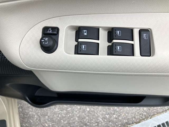 ムーヴキャンバスＬ　ＳＡIIナビ／ＴＶ／ＤＶＤ／ＢＴ／ＵＳＢ　バックカメラ　オートライト　ステアリングリモコン　衝突被害軽減装置　両側スライドドア　アイドリングストップ　足踏み式駐車ブレーキ　キーレスエントリー　盗難防止アラーム（千葉県）の中古車