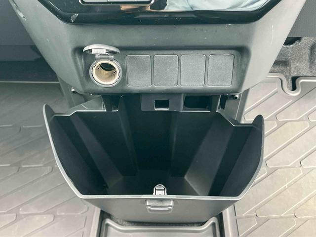 トールカスタムＧスマアシ　ダイハツ予防安全機能　スマホ連携９インチディスプレイオーディオ　ＵＳＢ接続　ブルートゥース対応　バックカメラ連動　アダプティブクルーズコントロール　オートブレーキホールド付き電動パーキング（千葉県）の中古車