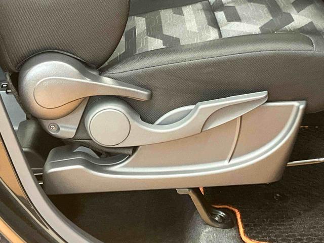 タントファンクロス　エコアイドル非装着車バックカメラ連動フルセグナビ　ＵＳＢ接続　ブルートゥース対応　フロントリヤドライブレコーダー連動　ルーフレール　ラゲージルームランプ　上下２段調整式デッキボード　オートブレーキホールド付電動パーキング（千葉県）の中古車