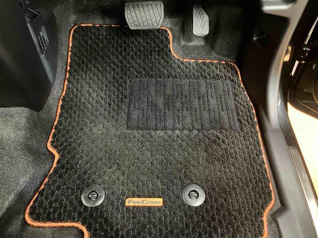 タントファンクロス　エコアイドル非装着車バックカメラ連動フルセグナビ　ＵＳＢ接続　ブルートゥース対応　フロントリヤドライブレコーダー連動　ルーフレール　ラゲージルームランプ　上下２段調整式デッキボード　オートブレーキホールド付電動パーキング（千葉県）の中古車