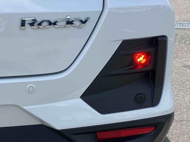 ロッキープレミアムG HEVHEV バックカメラ 全車速追従クルコン LEDヘッドランプ オートライト ADB リヤフォグランプ スマアシ コーナーセンサー シートヒーター 革巻ステアリング 電動駐車ブレーキ キーフリー アルミ(千葉県)の中古車