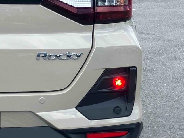 ロッキープレミアムＧ　ＨＥＶＨＥＶ　バックカメラ　全車速追従クルコン　ＬＥＤヘッドランプ　オートライト　ＡＤＢ　リヤフォグランプ　スマアシ　コーナーセンサー　シートヒーター　革巻ステアリング　電動駐車ブレーキ　キーフリー　アルミ（千葉県）の中古車