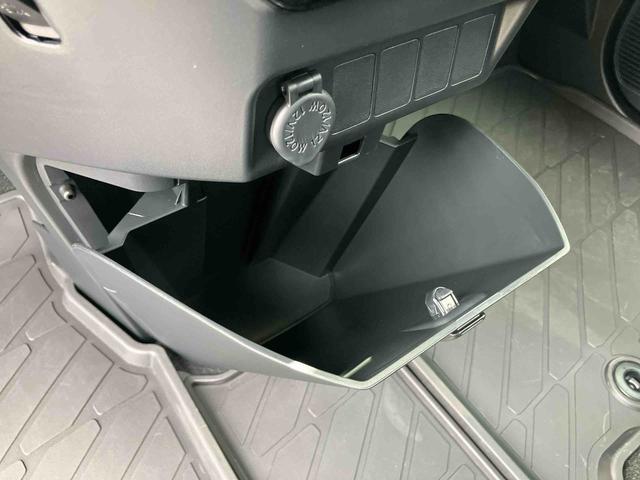 トールカスタムＧ９型ＤＰＡ／ＴＶ／ＢＴ／ＵＳＢ　バックカメラ　全車速追従クルコン　ＬＥＤヘッドライト　オートライト　ＡＨＢ　スマアシ　前後コーナーセンサー　電動駐車ブレーキ　キーフリー　革巻ハンドル　アルミホイール（千葉県）の中古車