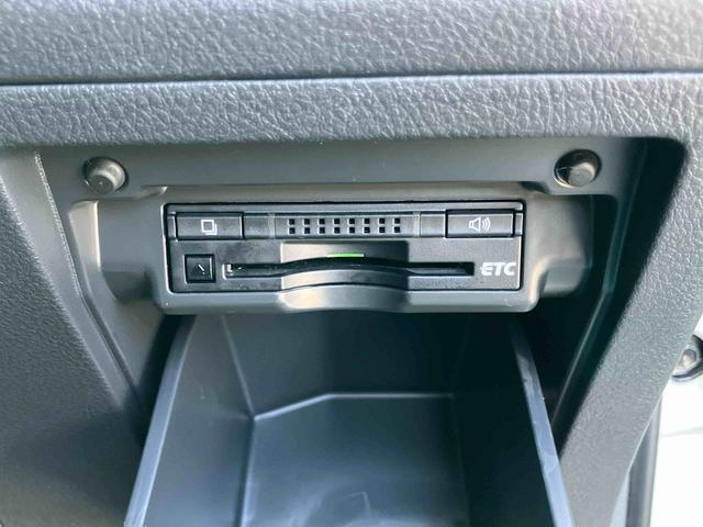 ヴェルファイア２．４Ｚ　ゴールデンアイズII１０型ナビ／ＴＶ／ＤＶＤ／ＢＴ　後席モニター　バックカメラ　ＥＴＣ　ＡＣ１００Ｖ電源　電動バックドア　クルコン　ＨＩＤヘッドライト　オートライト　衝突軽減装置　革巻きハンドル　トップシェイドガラス（千葉県）の中古車