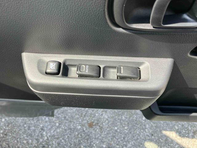 ハイゼットトラックエクストラSAIIIt衝突被害軽減ブレーキ CD/AUX 荷台三方開 荷台作業灯 LEDヘッドライト LEDフォグランプ パワーウィンド バッテリーカバー 工具箱(盗難防止キー付き) リヤスモークガラス キーレスエントリー(千葉県)の中古車