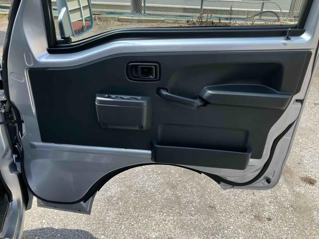 ハイゼットトラックエクストラSAIIIt衝突被害軽減ブレーキ CD/AUX 荷台三方開 荷台作業灯 LEDヘッドライト LEDフォグランプ パワーウィンド バッテリーカバー 工具箱(盗難防止キー付き) リヤスモークガラス キーレスエントリー(千葉県)の中古車