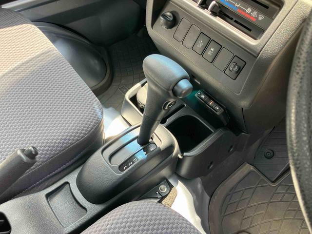ハイゼットトラックエクストラSAIIIt衝突被害軽減ブレーキ CD/AUX 荷台三方開 荷台作業灯 LEDヘッドライト LEDフォグランプ パワーウィンド バッテリーカバー 工具箱(盗難防止キー付き) リヤスモークガラス キーレスエントリー(千葉県)の中古車
