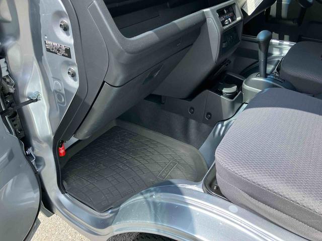 ハイゼットトラックエクストラSAIIIt衝突被害軽減ブレーキ CD/AUX 荷台三方開 荷台作業灯 LEDヘッドライト LEDフォグランプ パワーウィンド バッテリーカバー 工具箱(盗難防止キー付き) リヤスモークガラス キーレスエントリー(千葉県)の中古車
