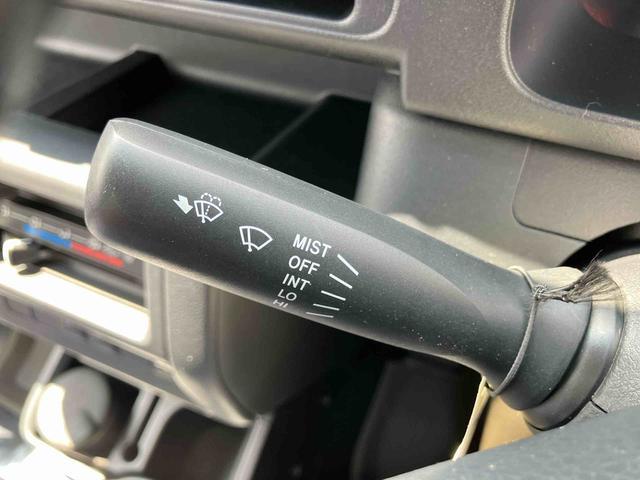 ハイゼットトラックエクストラSAIIIt衝突被害軽減ブレーキ CD/AUX 荷台三方開 荷台作業灯 LEDヘッドライト LEDフォグランプ パワーウィンド バッテリーカバー 工具箱(盗難防止キー付き) リヤスモークガラス キーレスエントリー(千葉県)の中古車