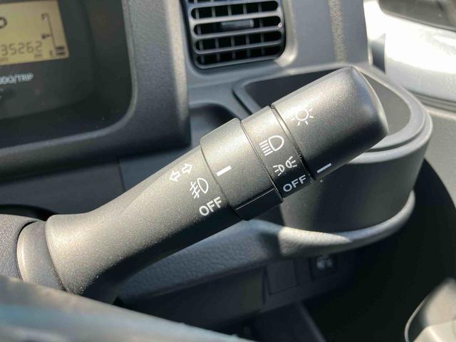 ハイゼットトラックエクストラSAIIIt衝突被害軽減ブレーキ CD/AUX 荷台三方開 荷台作業灯 LEDヘッドライト LEDフォグランプ パワーウィンド バッテリーカバー 工具箱(盗難防止キー付き) リヤスモークガラス キーレスエントリー(千葉県)の中古車