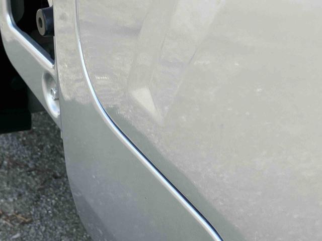 ハイゼットトラックエクストラSAIIIt衝突被害軽減ブレーキ CD/AUX 荷台三方開 荷台作業灯 LEDヘッドライト LEDフォグランプ パワーウィンド バッテリーカバー 工具箱(盗難防止キー付き) リヤスモークガラス キーレスエントリー(千葉県)の中古車