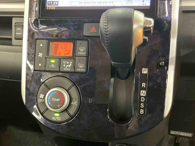 タントカスタムＲＳ　トップエディションＳＡIII衝突被害軽減ブレーキ　横滑り防止装置　バックカメラ連動８インチフルセグナビ　ＵＳＢ接続　ＨＤＭＩ接続　ビルトインＥＴＣ　運転席シートヒーター　オートライト　オートハイビーム　ミラクルオープンドア（千葉県）の中古車