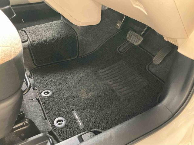 シエンタＸ７人乗り３列シート　衝突軽減装置　前後クリアランスソナー　両側スライドドア（左側電動）　ＣＤ／ＵＳＢ／ＡＵＸ　プロジェクター式ハロゲンヘッドライト　オートハイビーム　キーレスエントリー　シートリフター（千葉県）の中古車