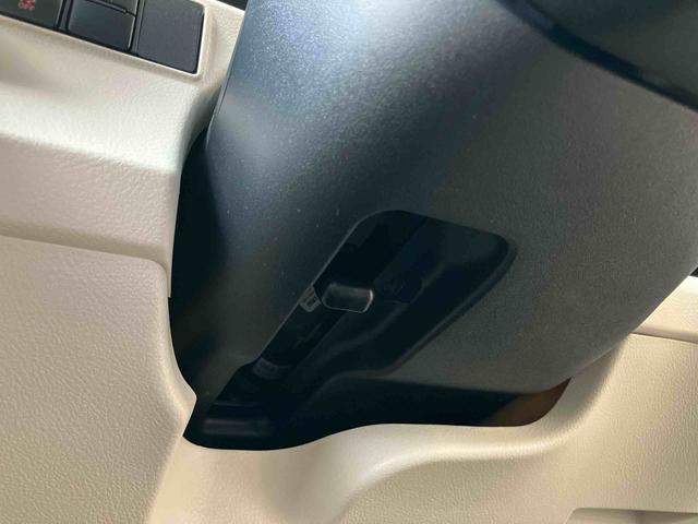 シエンタＸ７人乗り３列シート　衝突軽減装置　前後クリアランスソナー　両側スライドドア（左側電動）　ＣＤ／ＵＳＢ／ＡＵＸ　プロジェクター式ハロゲンヘッドライト　オートハイビーム　キーレスエントリー　シートリフター（千葉県）の中古車