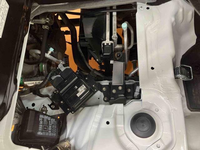 ハイゼットトラックスタンダードＳＡIIIｔ衝突被害軽減ブレーキ　横滑り防止装置　フルセグナビ　ブルートゥース対応　マニュアルレベリング機能付ＬＥＤヘッドライト　バニティーミラー付き運転席サンバイザー　ショッピングフック　大型センターコンソール（千葉県）の中古車
