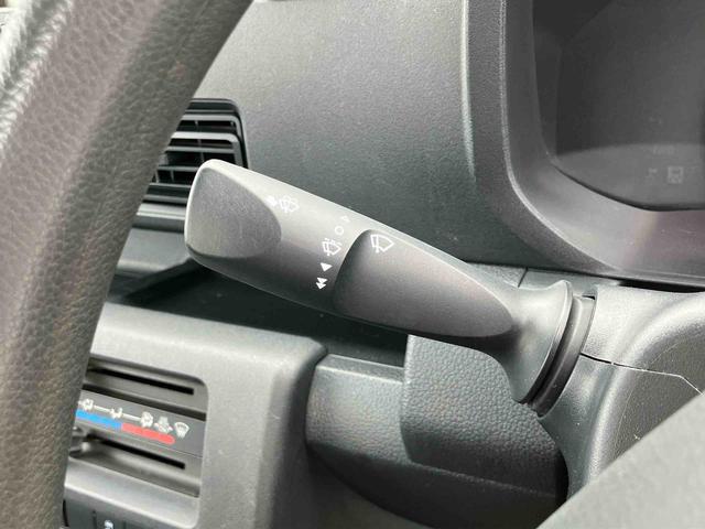 ハイゼットトラックスタンダード　スマアシ非装着車電子制御式４ＷＤ　ＥＴＣ　フロントメッキガーニッシュ　バックソナー　横滑り防止装置　オートライト　スピーカー一体型ＡＭ／ＦＭラジオ　エアコン　パワステ　デュアルエアバッグ　アイドリングストップ（千葉県）の中古車