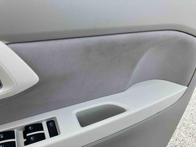 ムーヴL SAIIICDチューナー/AM:FMラジオ/AUX オートハイビーム トップシェイドガラス 衝突軽減装置 誤発進抑制制御 前席大型アームレスト付ベンチシート キーレスエントリー 盗難防止警報 チルトステアリング(千葉県)の中古車