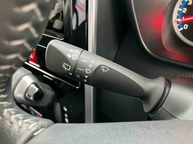 トールカスタムＧＥＴＣ　バックカメラ　全車速追従クルコン　ＬＥＤヘッドランプ　オートライト　オートハイビーム　衝突被害軽減ブレーキ　コーナーセンサー　電動駐車ブレーキ　革巻ハンドル　キーフリーシステム　アルミホイール（千葉県）の中古車
