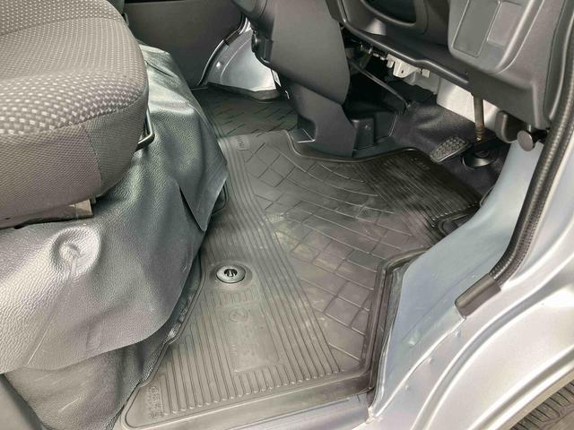 ハイゼットカーゴデラックスＳＡIIIＡＴ　ＬＥＤヘッドライト　スモークガラス　オーバーヘッドシェルフ　トップシェイドガラス　衝突回避支援装置　両側スライドドア　アイドリングストップ　リヤ障害物センサー　キーレスエントリー　集中ドアロック（千葉県）の中古車