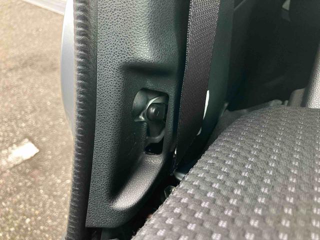 ハイゼットカーゴデラックスＳＡIIIＡＴ　ＬＥＤヘッドライト　スモークガラス　オーバーヘッドシェルフ　トップシェイドガラス　衝突回避支援装置　両側スライドドア　アイドリングストップ　リヤ障害物センサー　キーレスエントリー　集中ドアロック（千葉県）の中古車