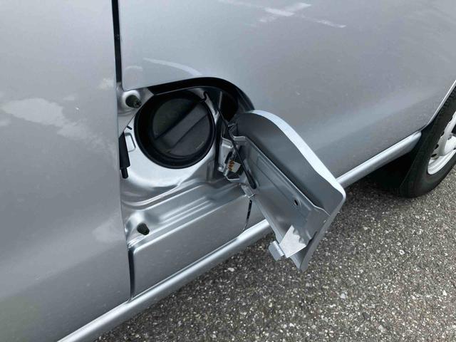 ハイゼットカーゴデラックスＳＡIIIＡＴ　ＬＥＤヘッドライト　スモークガラス　オーバーヘッドシェルフ　トップシェイドガラス　衝突回避支援装置　両側スライドドア　アイドリングストップ　リヤ障害物センサー　キーレスエントリー　集中ドアロック（千葉県）の中古車